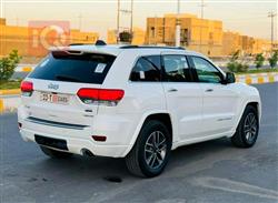 جیپ گراند شیرۆکی